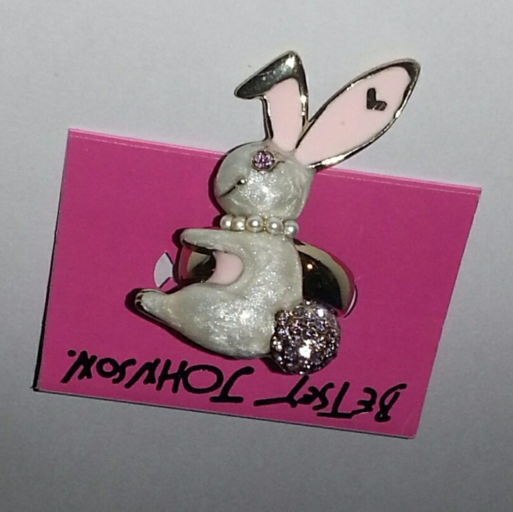 Betsey Johnson Snow Bunny Ring - Rare!! Size 7
